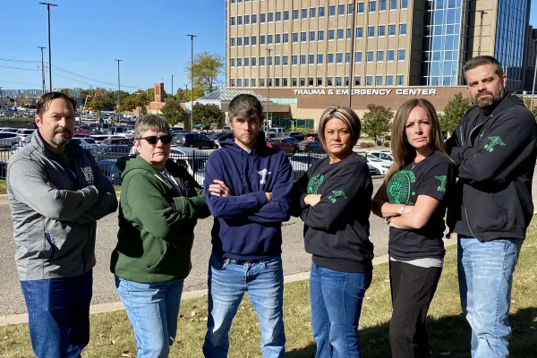 Nurses outside McLaren Flint hospital. Photo credit: Aaron Gallant/AFSCME.