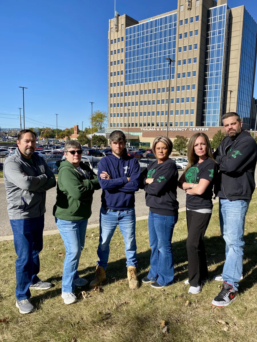 Nurses outside McLaren Flint hospital. Photo credit: Aaron Gallant/AFSCME.